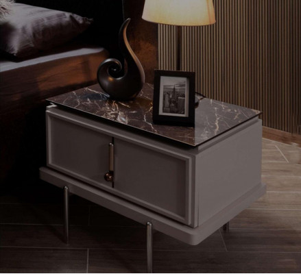 Hnědý noční stolek Stylový ložnice Dřevěný nábytek Designový nábytek Nový