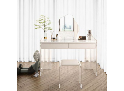 Bílý stylový toaletní stůl design spálenské komody dřevěný nábytek.