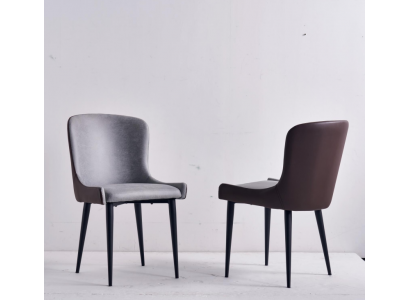Šedá židle s loketními opěrkami, designové jídelní židle z masivu, kuchyňské křeslo.