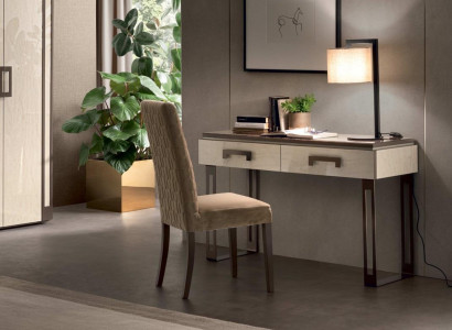 Designer Seif jídelní stůl Sada kancelářské nábytek Italský nábytek sekretář křeslo 2 kusy.