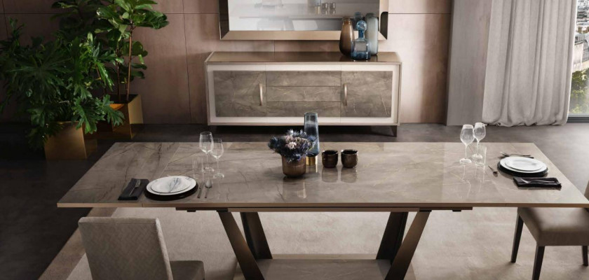 Italský designerský jídelní set - sada židlí a stolu, skupina 5 ks nová