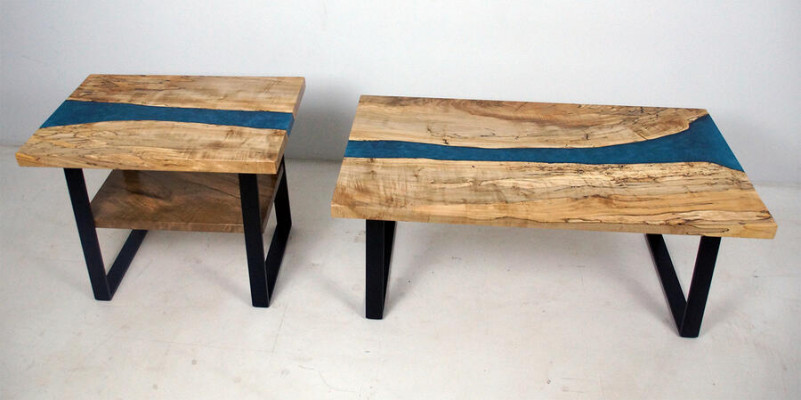 Zhotovený stůl z epoxidové pryskyřice s pravým dřevem - cena za 1 m² stolu.