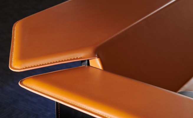 Design přijímacích stolů, pultů, recepcí, kanceláří, hotelů, ordinací a výstav.