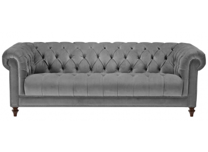Třímístná šedá látková sedací souprava žije v designových pohovkách Chesterfield.