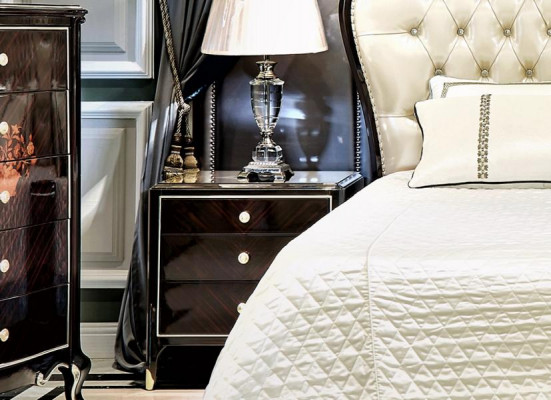 Chesterfield Design Noční stolek do ložnice 2x italská nabídka nábytku 4 díly.