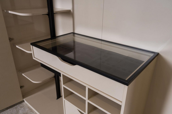 Šatní skříň Skříně Design dřevo Ložnice Moderní nábytek