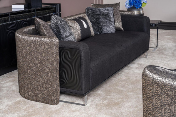 Třímístná černá luxusní pohovka délka 240 cm, čalouněná látkou, sametové provedení