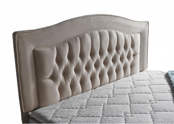 Návrh postele Luxus Beige čalouněné ložnice nábytek Chesterfield stříbrný.