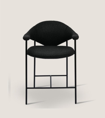 Elegantní sedací nábytek, designové jídelní židle s ocelovými nohama, moderní.