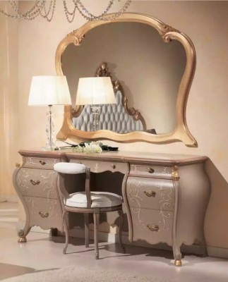 Stočný set líčení s konzolou, zrkadlom, nábytkový designový set do spálne.