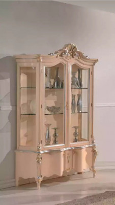 Luxusní designová skříň ze dřeva Sideboard skříně béžové Italské nábytek