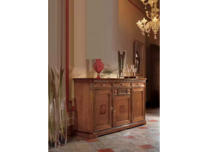 Klasická skříň Masivní nábytek Sideboard Italské zařízení
