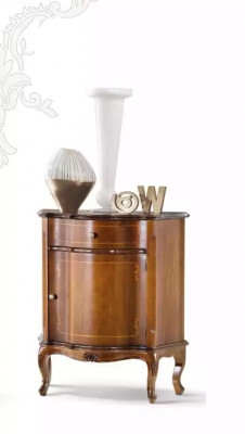 Klasická hnědá komoda s nábytkem do ložnice, designérská konzole na předměstí