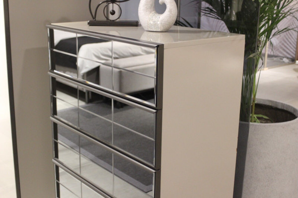 Komoda skříňka Sklo Moderní komody Skříň Ložnice Podkrovní Nový