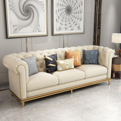 Klasická třímístná pohovka, design Chesterfield, italský styl.