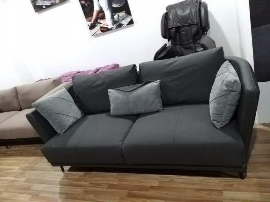 Třímístná designová pohovka, čalouněná pohovka, kožená pohovka, moderní relaxační klub, 3místná.