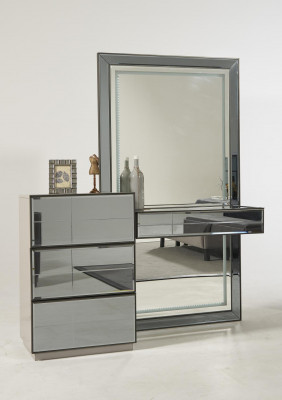 Luxus skleněná ložnice postel noční stolek rohová skříň komoda zrcadlo stolička šedá