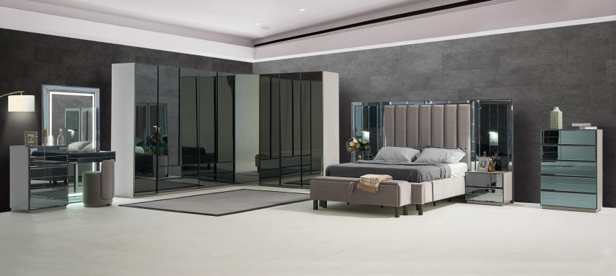 Ložnice Set postel 2x noční stolek taburet dvojposteľ polstrový nábytok 4 dielny. Nový