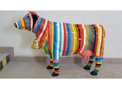 Návrhář Abstraktní postava Moderní socha krávy Plastová dekorace zahrady Sochy