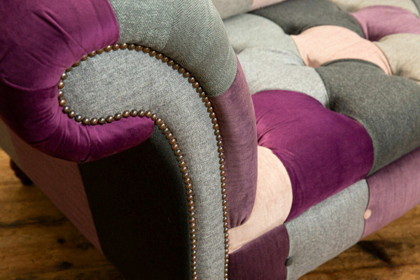 Chesterfield 2 osoby textilní sedačka designová pestrá čalounící pohovka