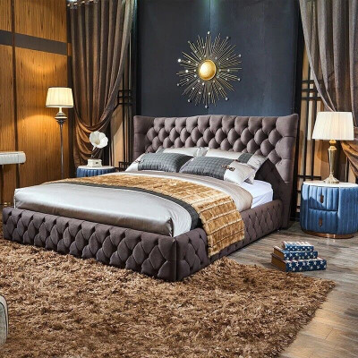 Hnědá postel Chesterfield ložnice textilie lůžka sametová velká hotelová lůžka.