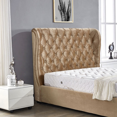 Bežová postel Chesterfield Luxusní ložnice Design postele