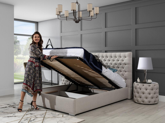 Moderní postel Bílá stylová postel Chesterfield Design Postele Polštářová postel