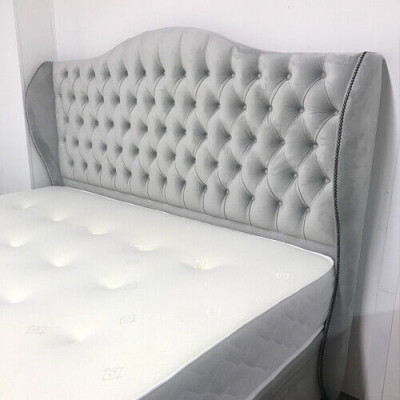 Chesterfield postel designová ložnice anglická postele 180x200cm textilní čalounění