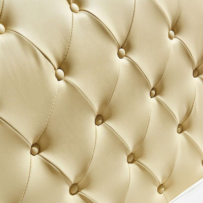 Bežová postel Chesterfield design ložnice Anglické postele textilní polstrování