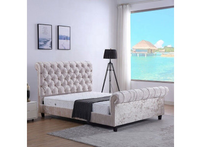 Moderní béžová postel Chesterfield, designová manželská postel luxusní nábytek.