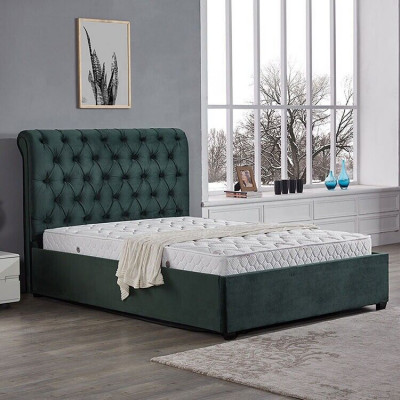 Moderní zelená postel Chesterfield. Designérská luxusní postel.