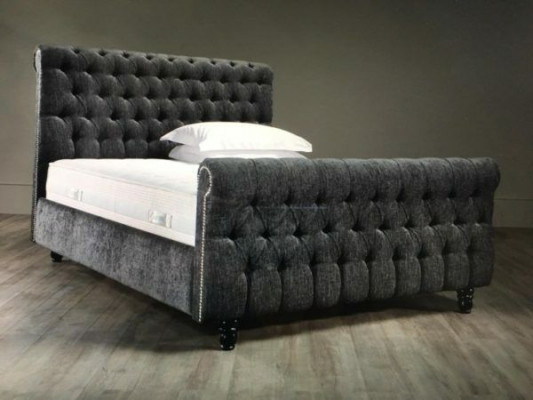 Chesterfield postel Design ložnice anglická postel 200x200cm textilní čalounění