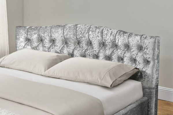 Moderní šedé Chesterfield luxusní manželská postel, designová ložnice postele.