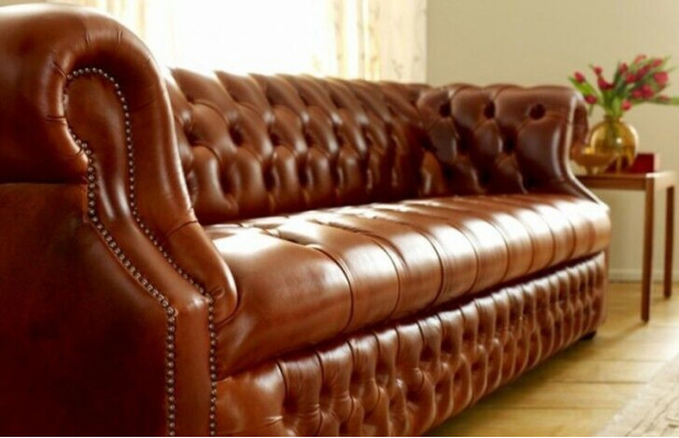 Hnědý Chesterfield třísedák Návrhářská pohovka ve stylu 3 místnosti