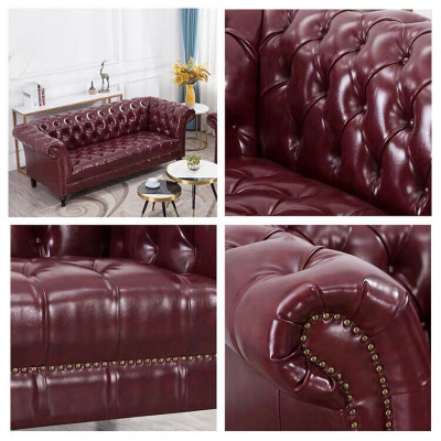 Chesterfield pohovka pro tři osoby, kožená pohovka hnědé barvy.