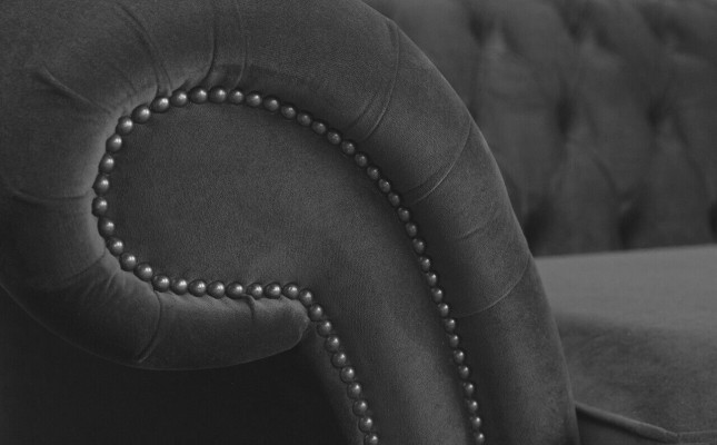 Třímístná pohovka s čalouněním v moderním designu, 3místná sedací souprava pro obývací pokoj.