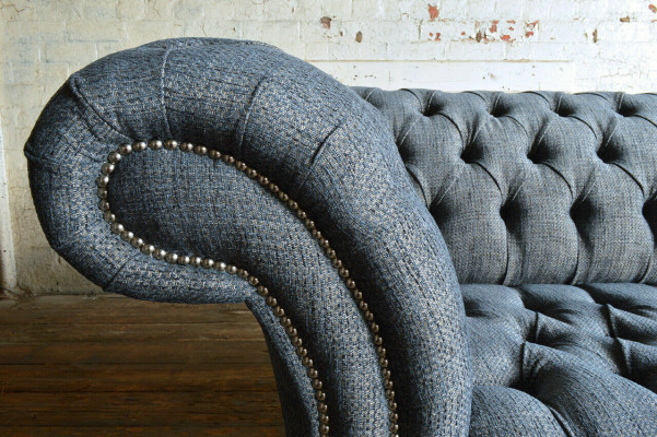 Šedý textilní třímístný Chesterfield Luxus 3-sedačka, designová pohovka