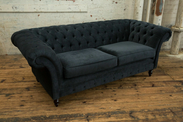 Elegantní černá pohovka Chesterfield od designéra, 3místná luxusní pohovka.
