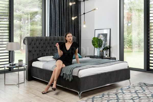 Černá postel Chesterfield luxusní manželská postel návrhářský nábytek pro ložnici