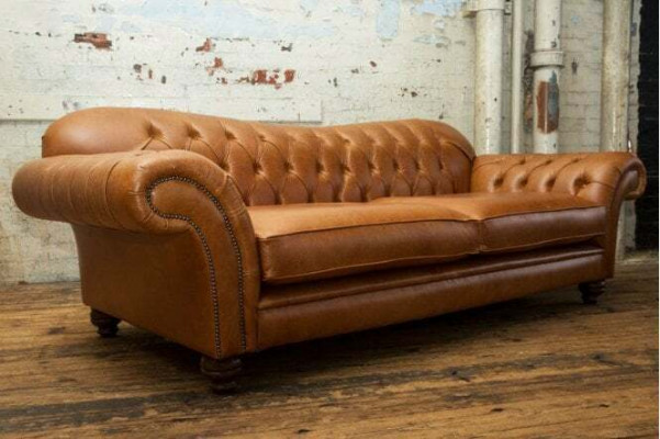 Hnědý Chesterfield třísedák luxusní obývací pokoj, pohovka pro tři osoby