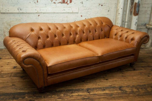 Hnědý Chesterfield třísedák luxusní obývací pokoj, pohovka pro tři osoby