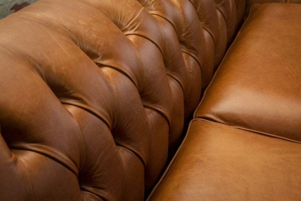 Hnědý Chesterfield třísedák luxusní obývací pokoj, pohovka pro tři osoby