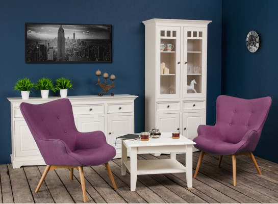 Klasická skupina nábytku v designu 2 kusů, venkovský styl, vitrína, komoda, dřevěný nábytek.