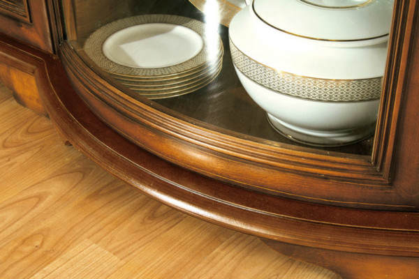 Klasická komoda Šatník Velký komodní skříň Skříň - Model Z-K5