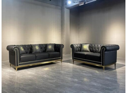 Černá obývací sestava Chesterfield Luxus Set 3+2 se 2místnou pohovkou.