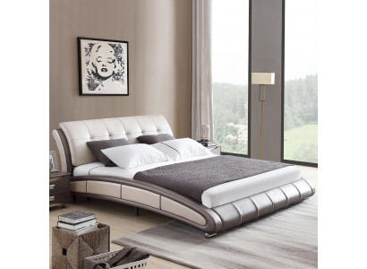 Designová postel z kůže s polstrováním pro dvojlůžkový hotelový pokoj s manželskou postelí o rozměrech 180x200 cm.
