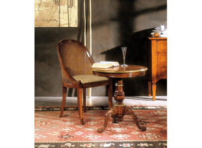 Klasický konferenční stolek vedlejší stůl pohovka obývací pokoj stůl dřevo noblesní design.