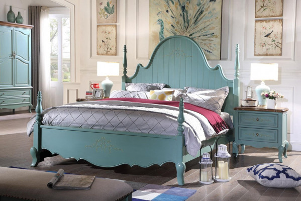 Jemný modrý ložnicový nábytek z masivního dřeva v rustikálním stylu