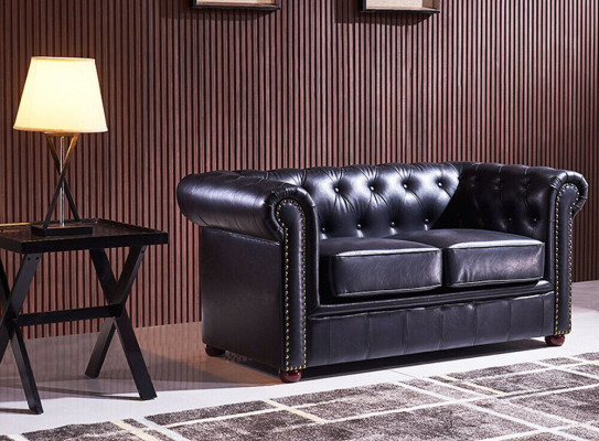 Červený Chesterfield potah z látky Třísedák obývacího pokoje s designovou pohovkou