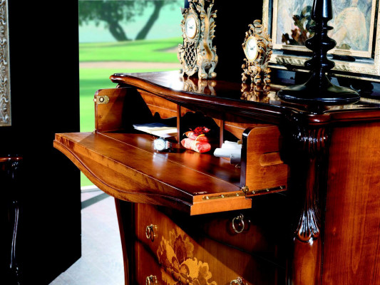 Italský komodní stolek s ručně malovaným nátěrem luxusní skříně Sideboard Italské dřevo